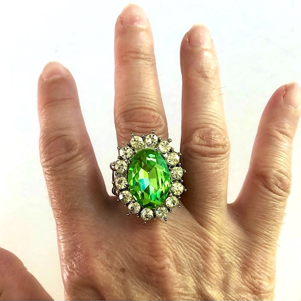 Vintage Green Silver Rhinestones Stretch Band Cocktail Statement Ring